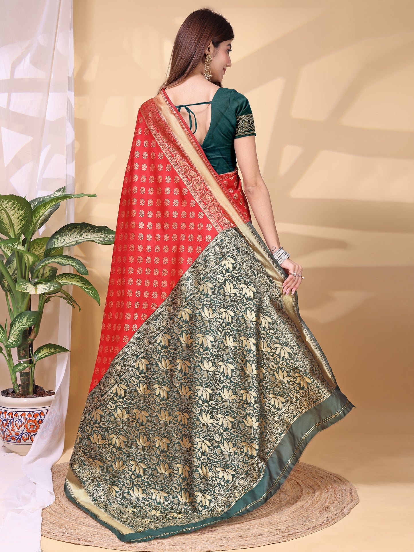 Catalog Designer Saree.