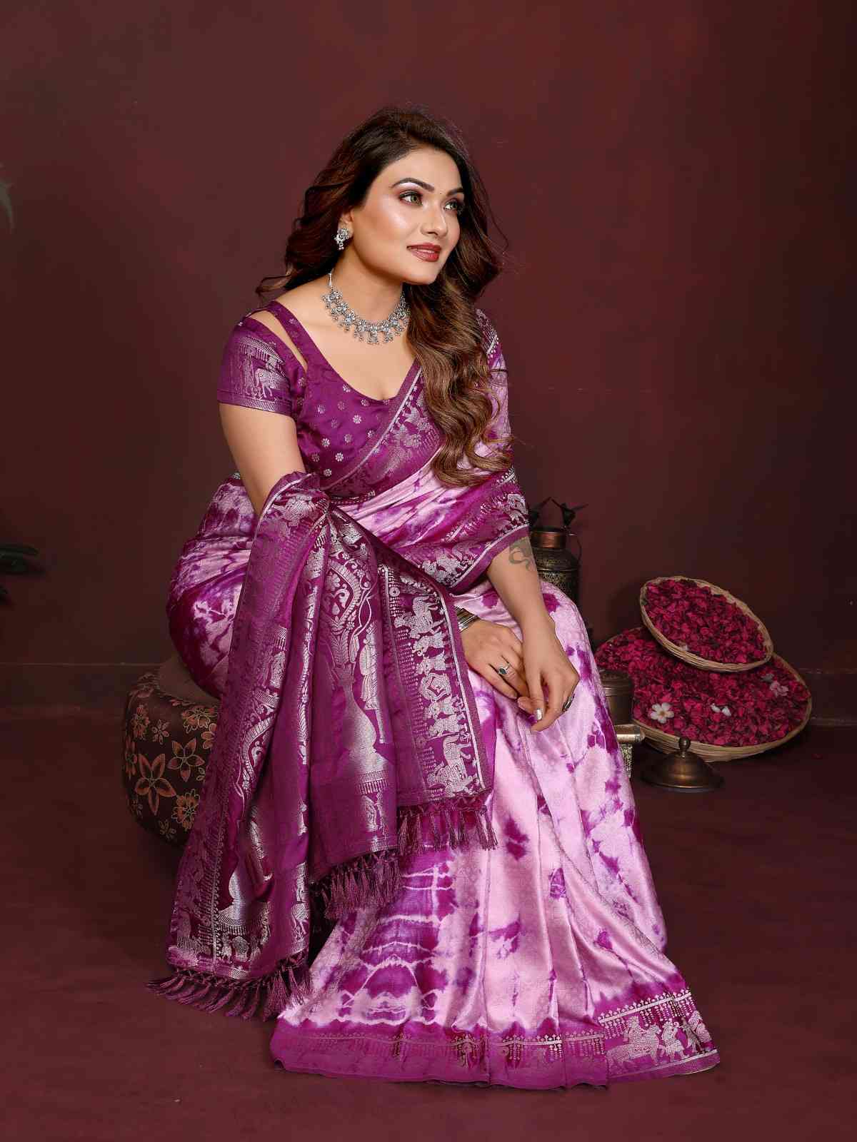 Catalog Designer Saree.