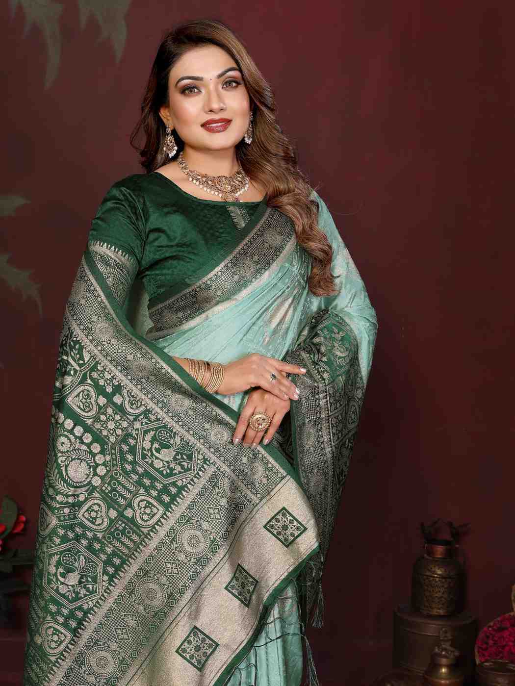 Catalog Designer Saree.