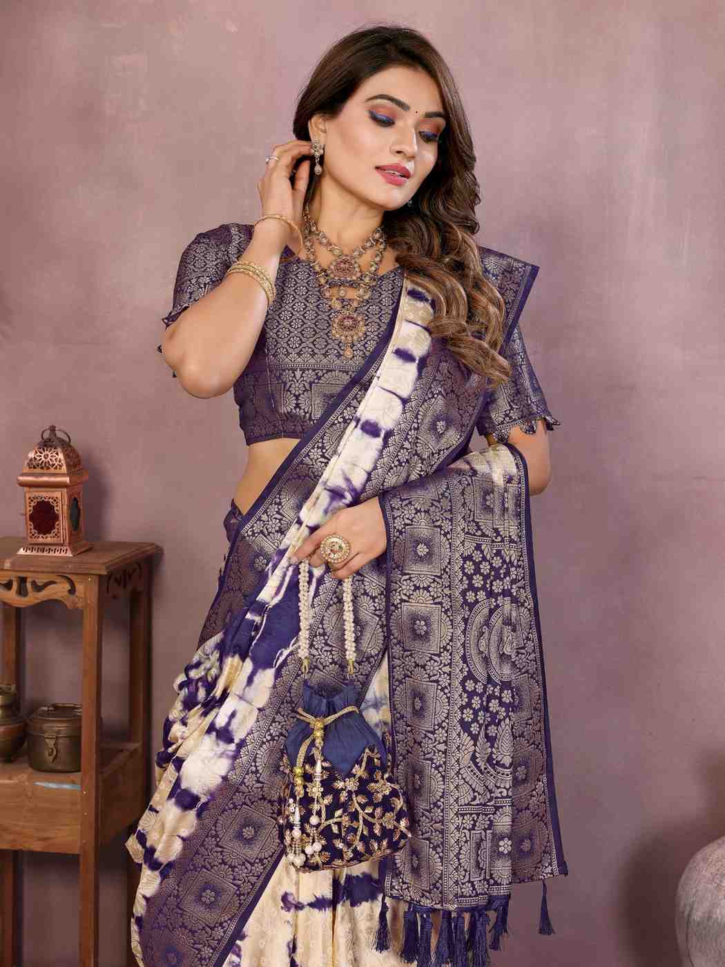 Catalog Designer Saree.