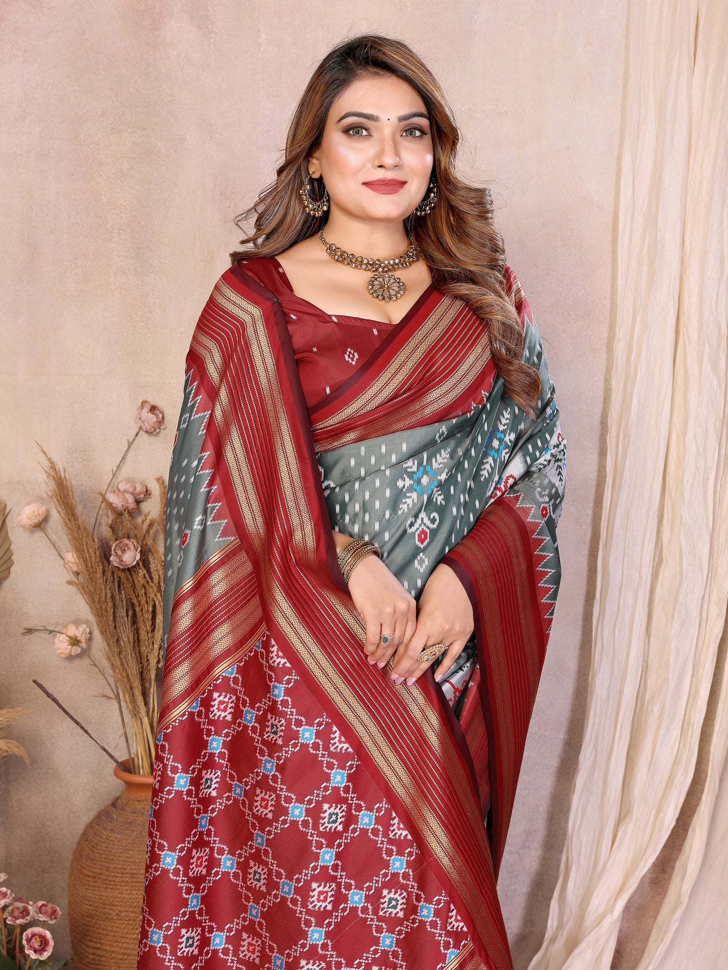Catalog Designer Saree.