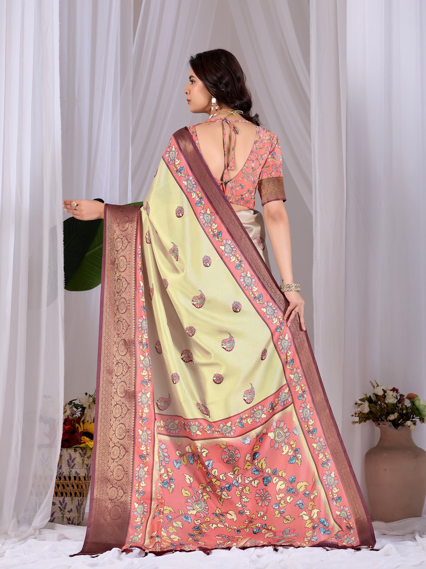 Catalog Designer Saree.