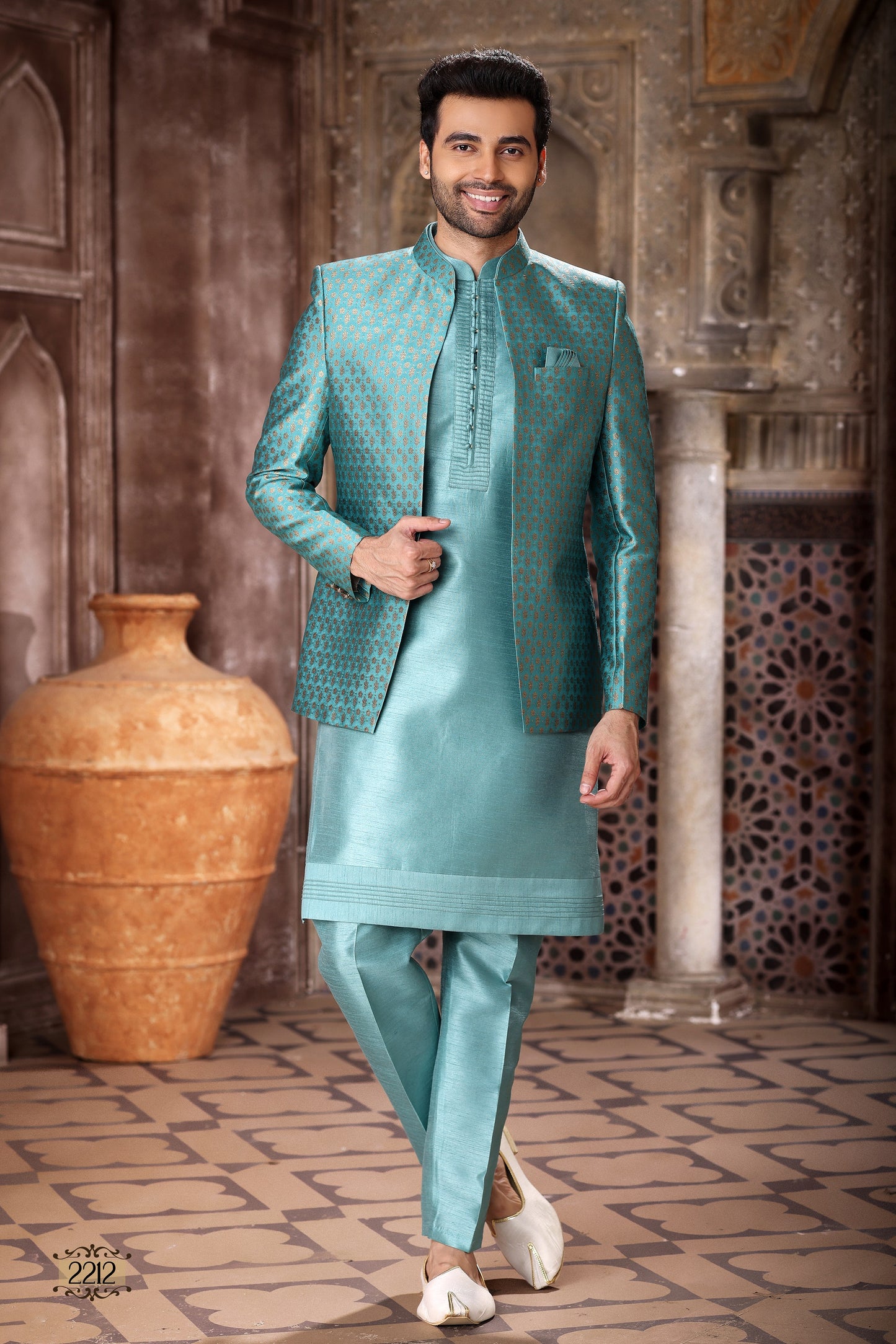 Traditional Indowestren Sherwani