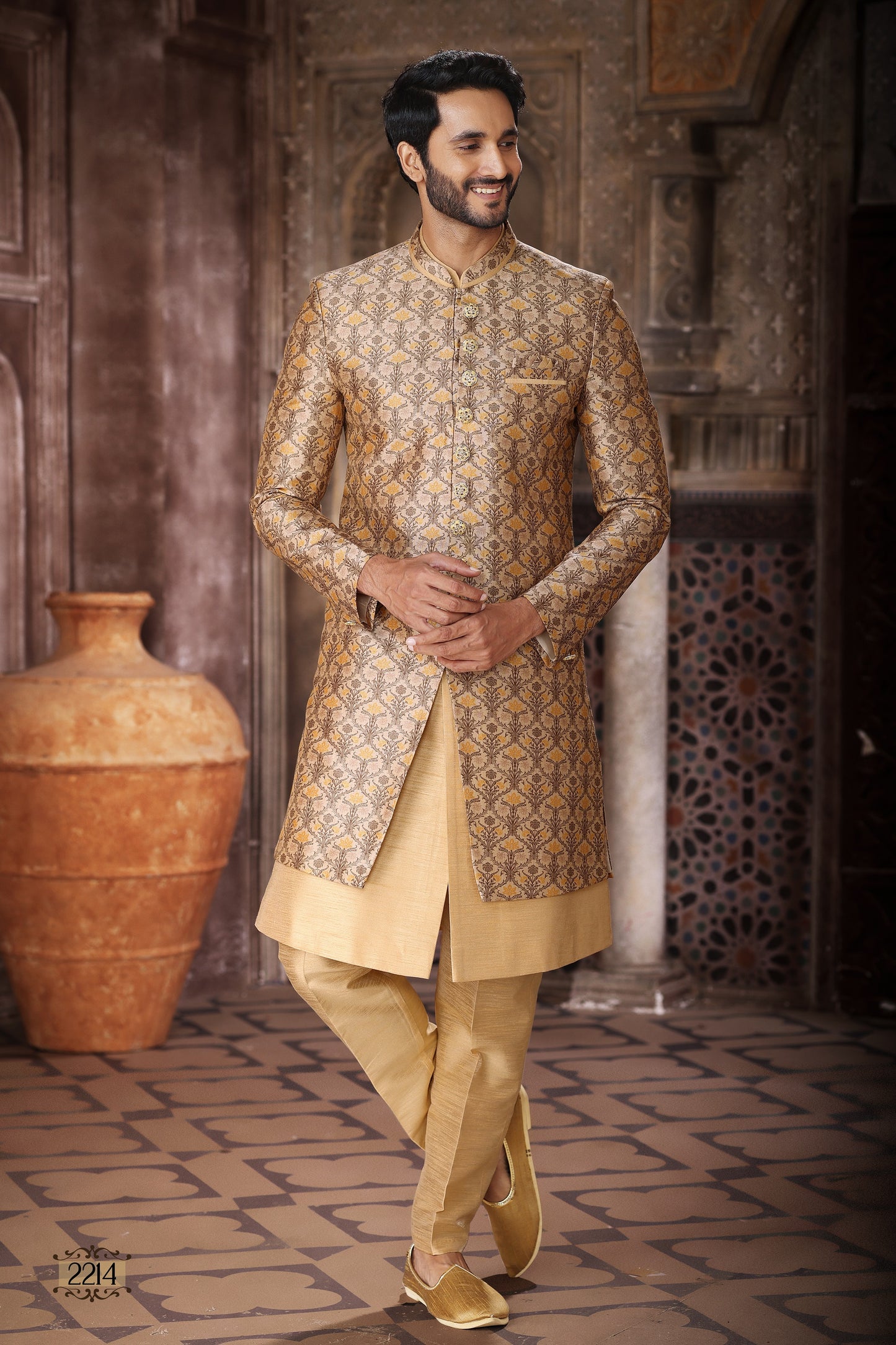 Traditional Indowestren Sherwani