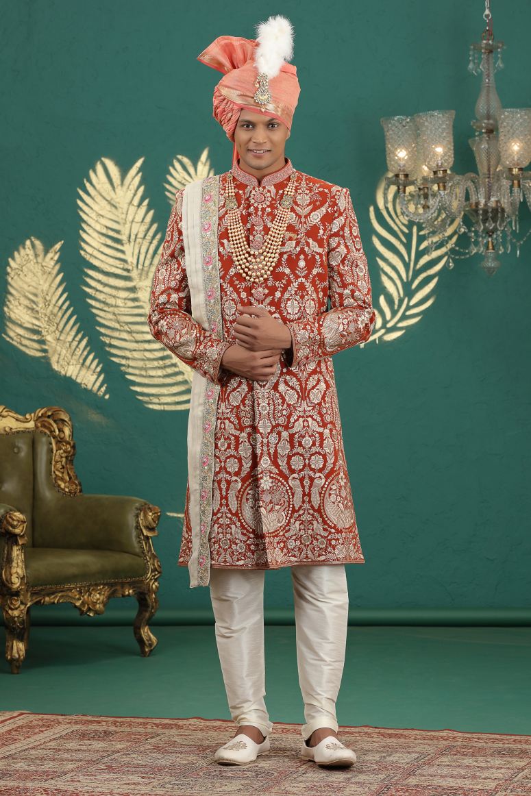 Traditional Indowestren Sherwani.