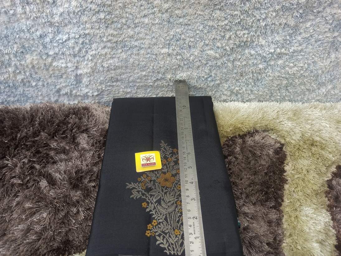 Pure Kanchipuram Silk Saree.