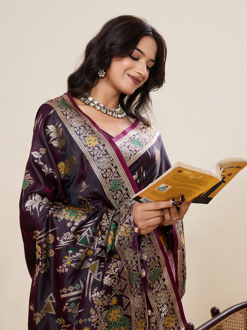 Catalog Designer Saree.
