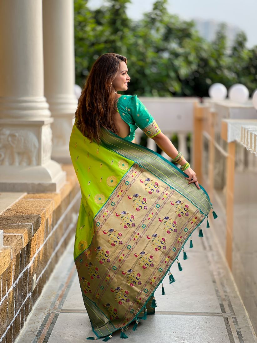 Catalog Designer Saree.