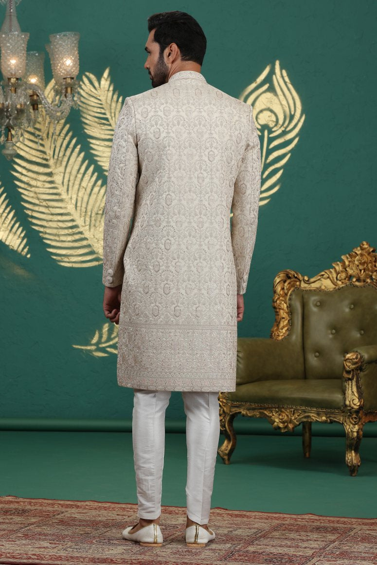 Traditional Indowestren Sherwani.