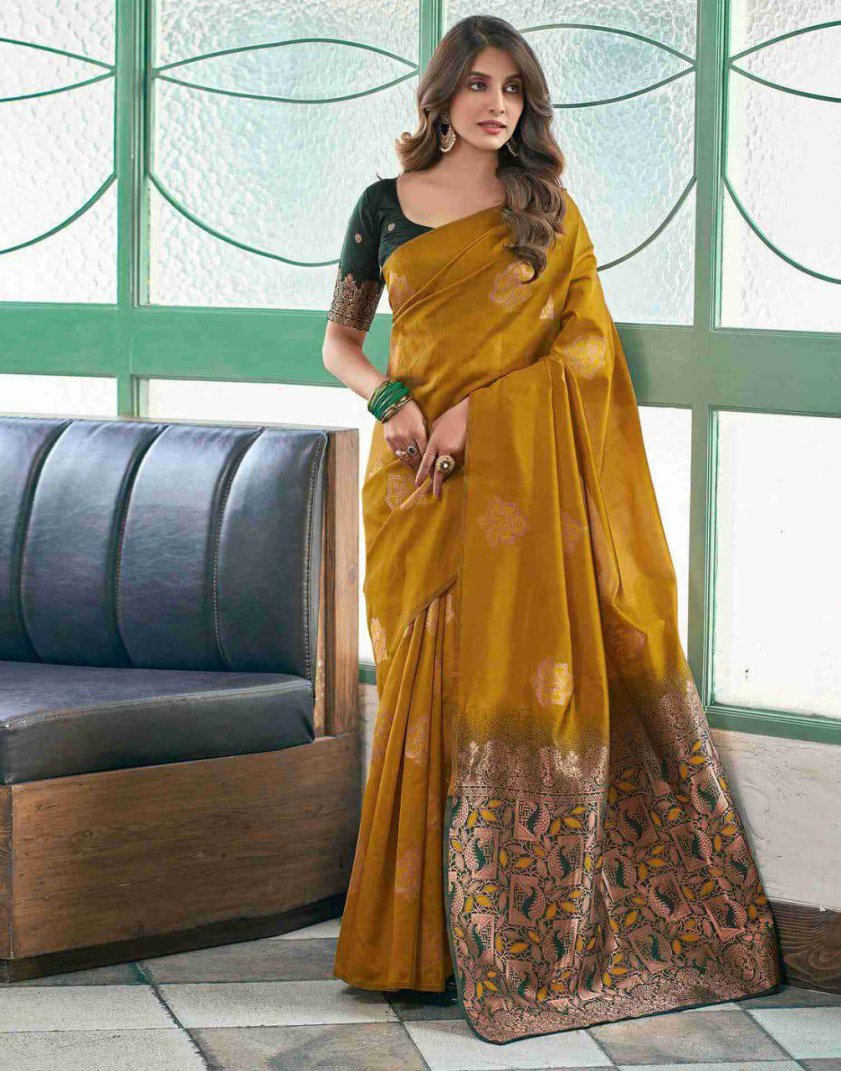 Catalog Designer Saree.
