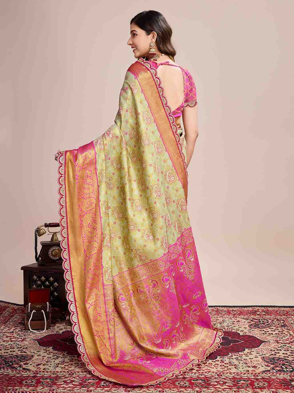 Catalog Designer Saree.