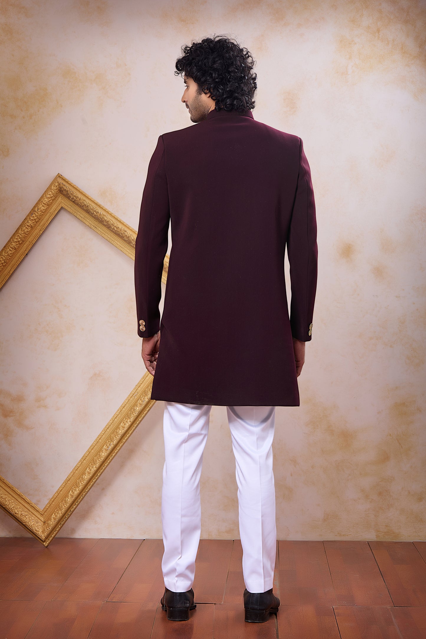 Traditional Indowestren Sherwani.