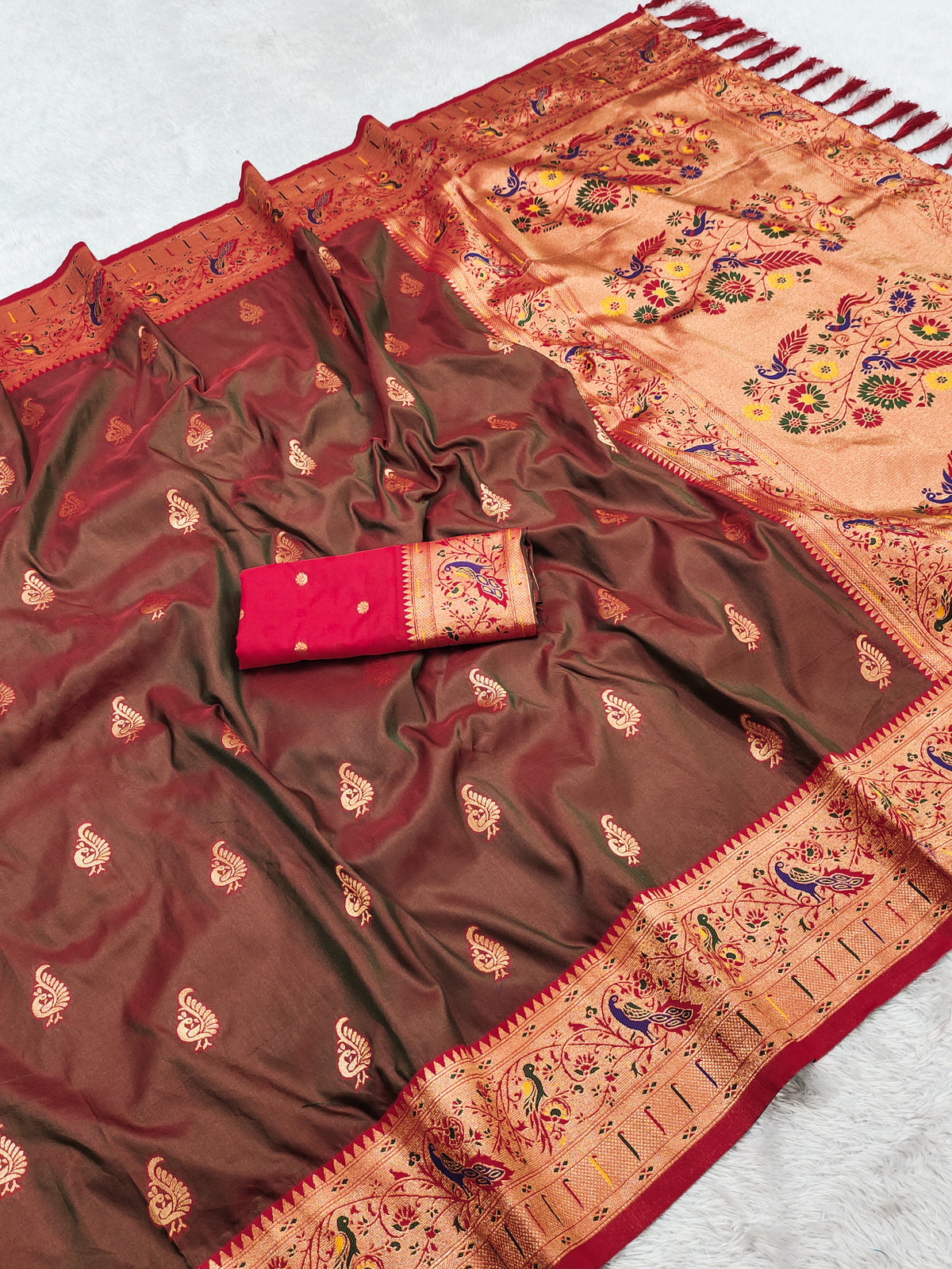 Catalogue Designer Silk Saree
