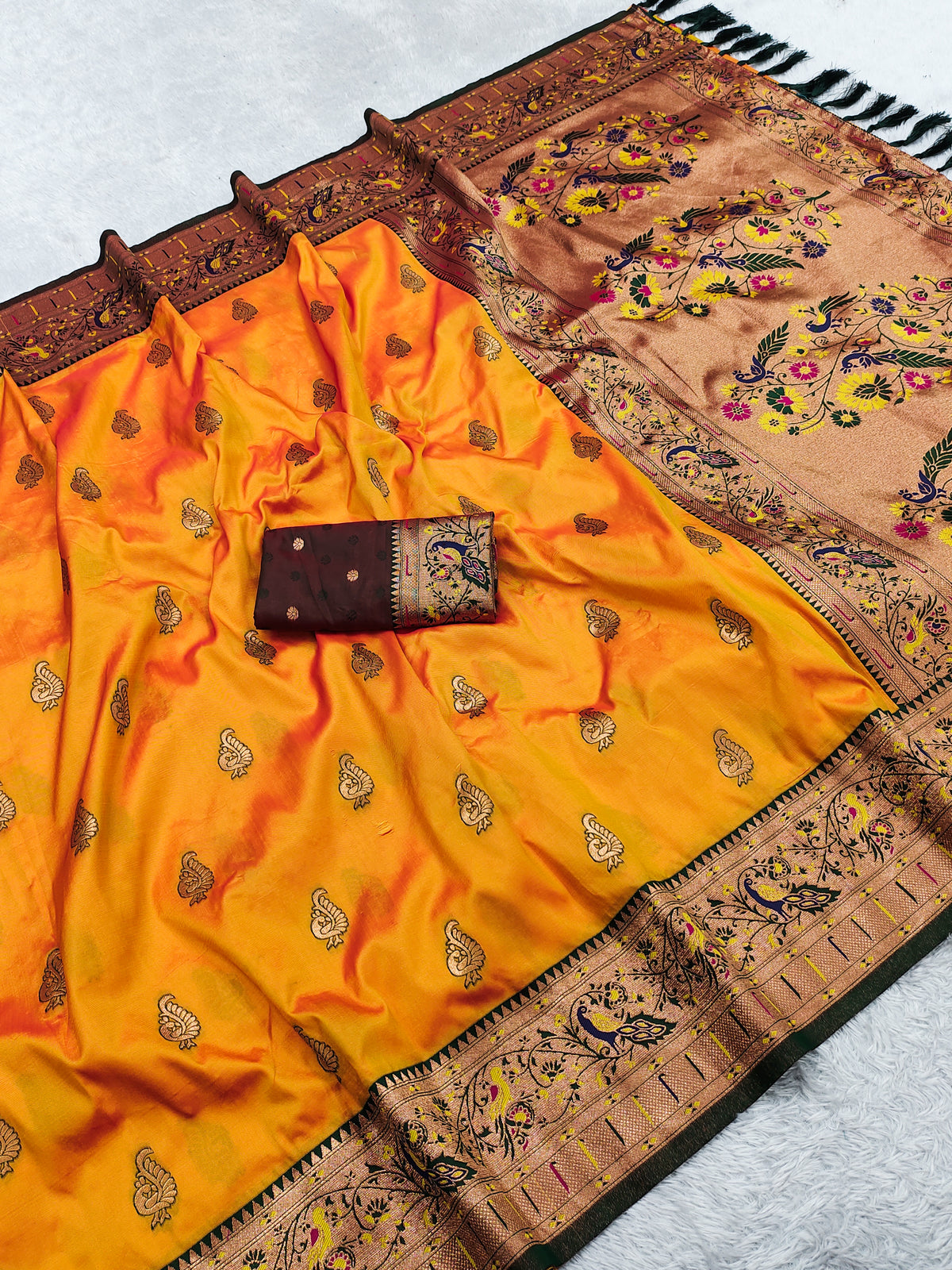 Catalogue Designer Silk Saree