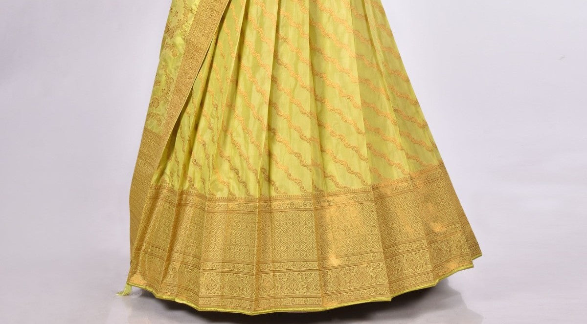New Semi Stitiched Banarasi Lehenga Choli