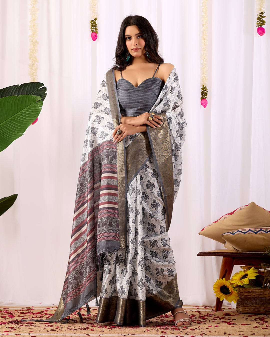 Catalog Designer Saree.