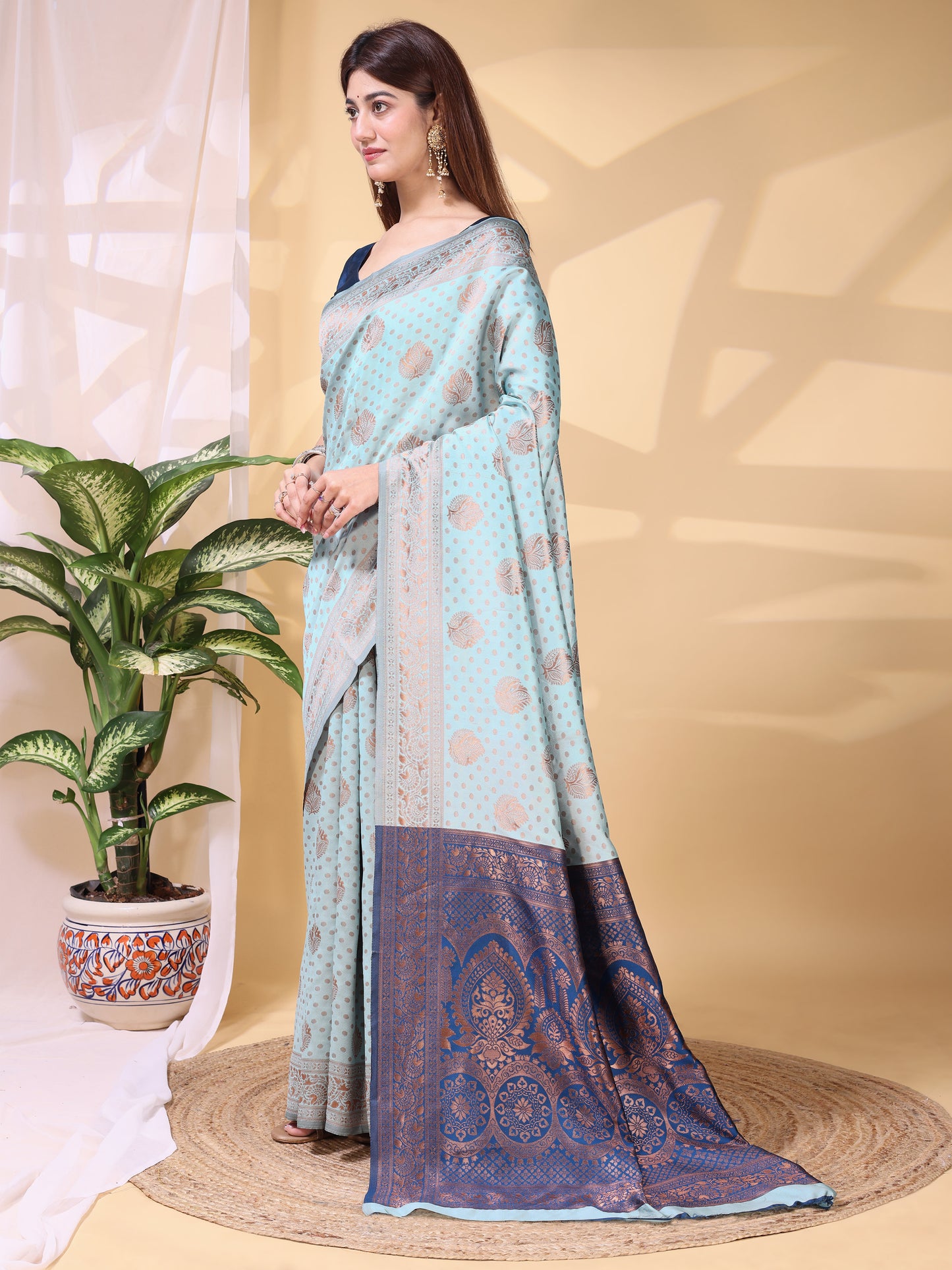 Catalog Designer Saree.