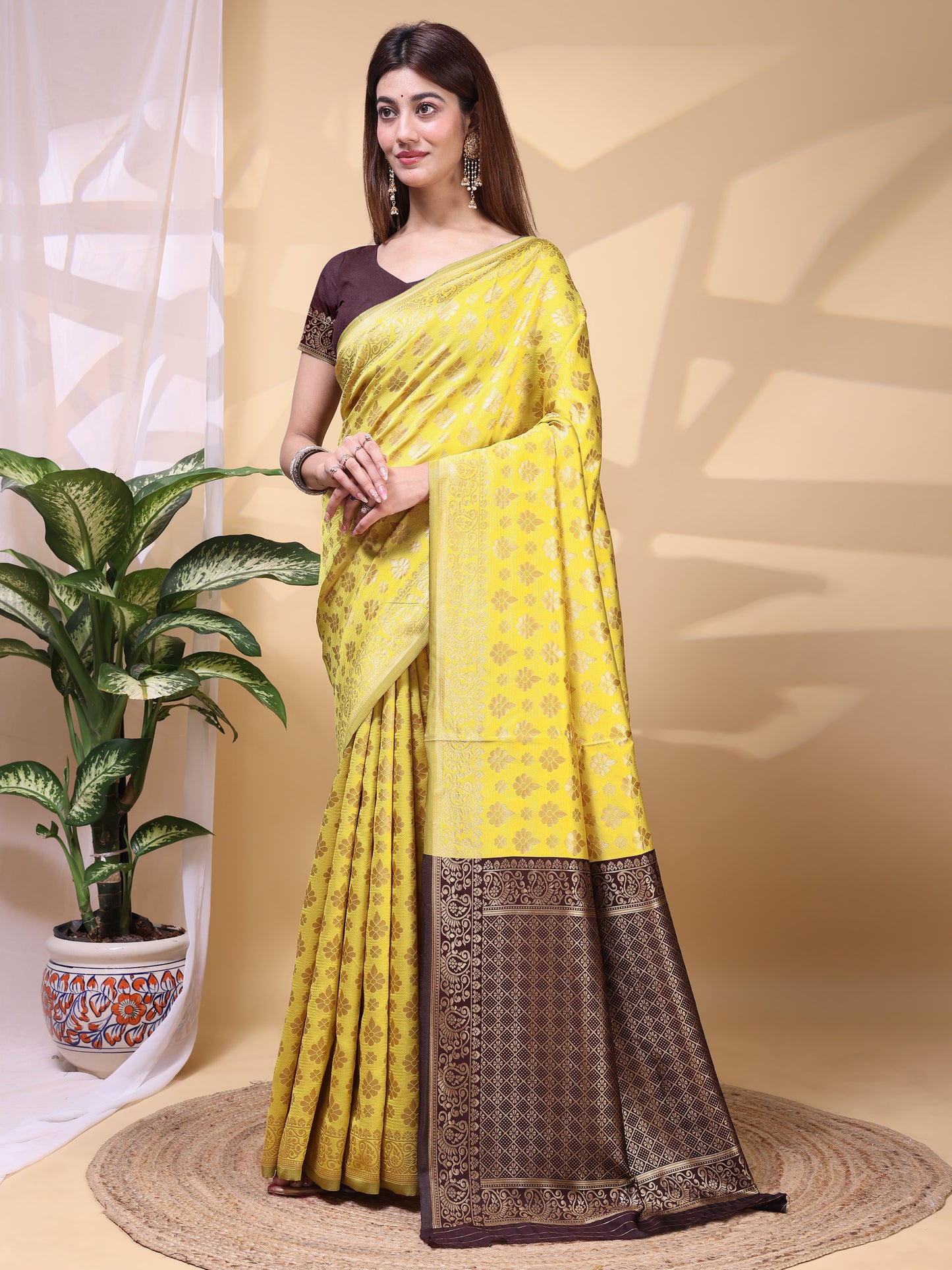 Catalog Designer Saree.