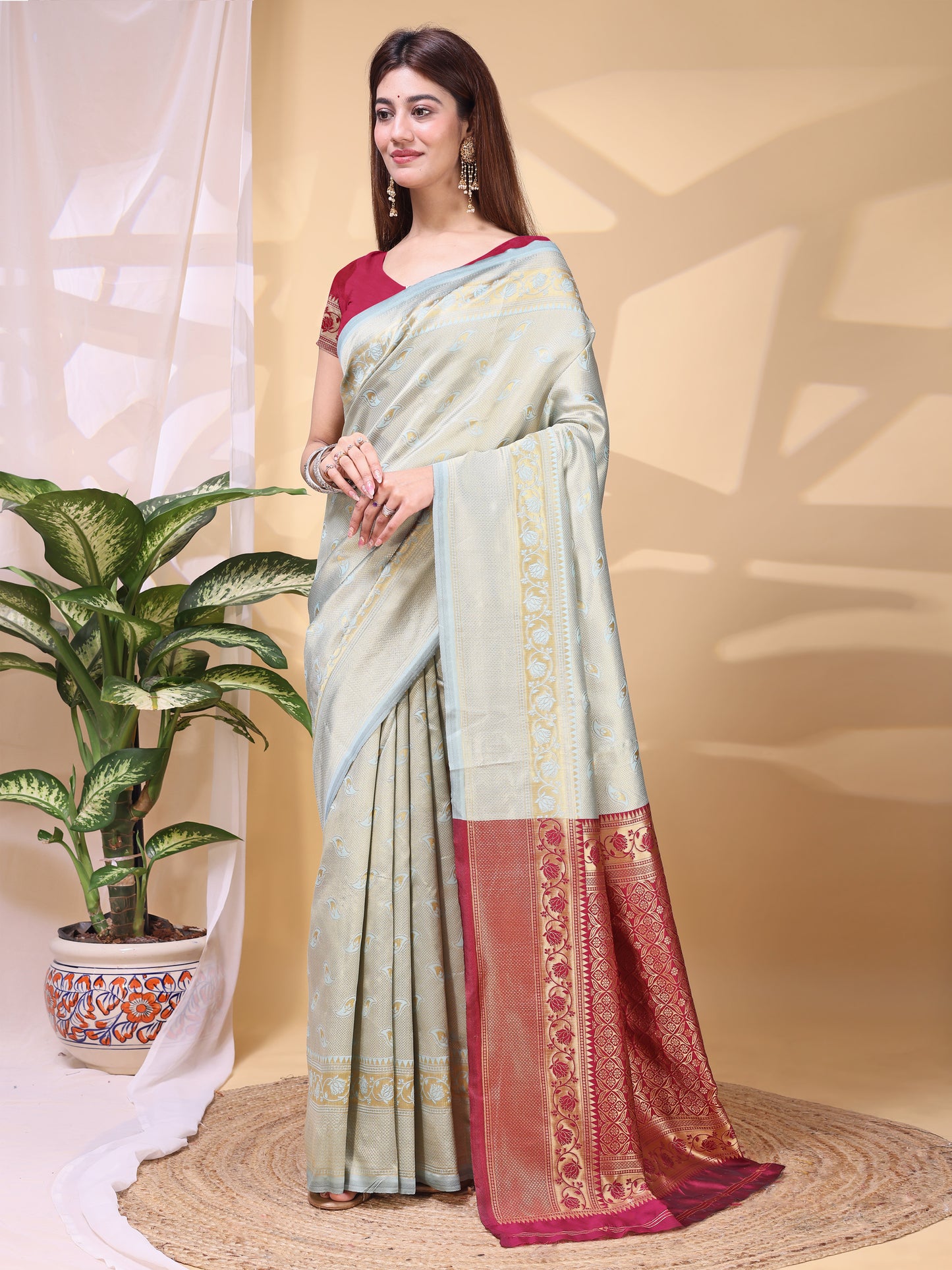 Catalog Designer Saree.
