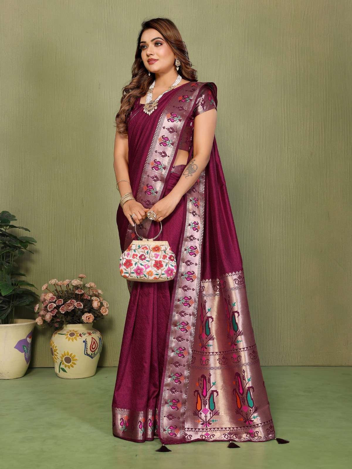 Catalog Designer Saree.