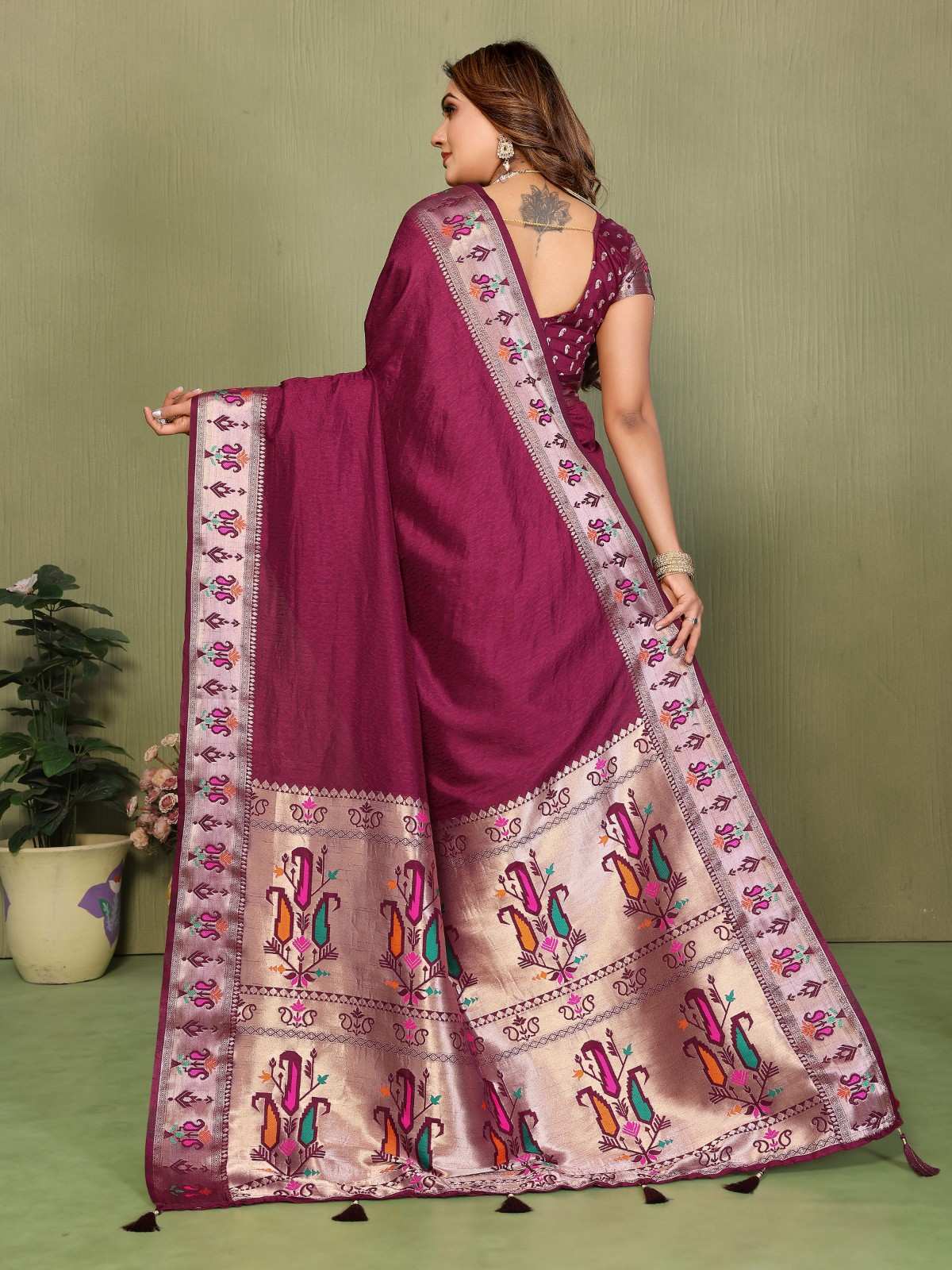 Catalog Designer Saree.