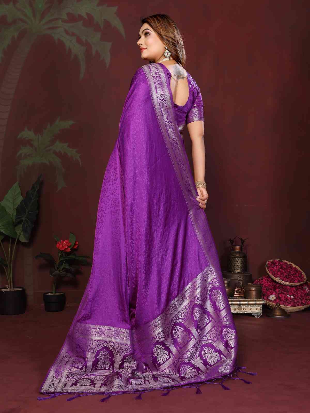 Catalog Designer Saree.