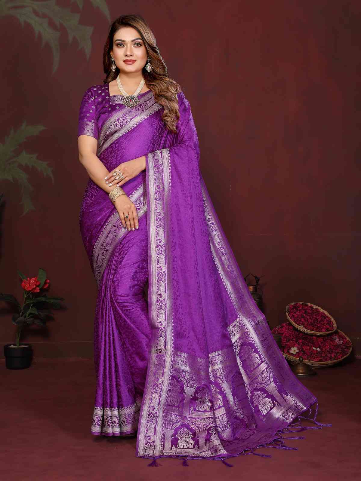 Catalog Designer Saree.