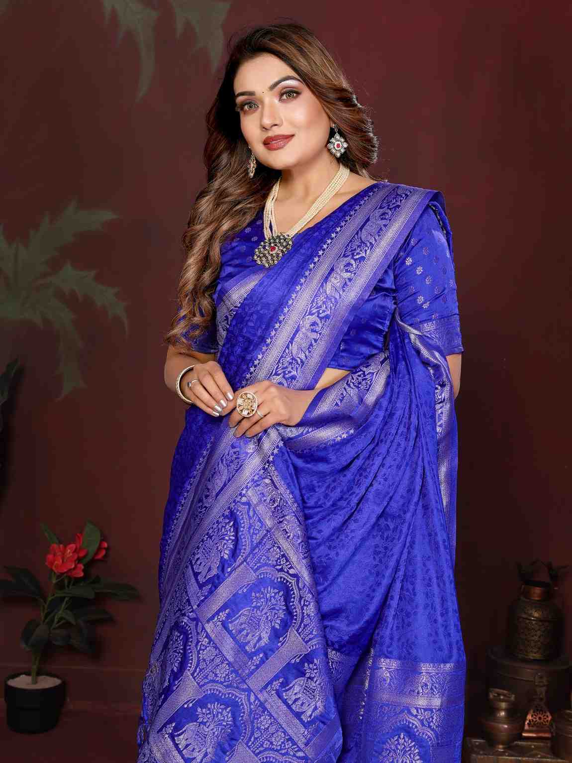 Catalog Designer Saree.