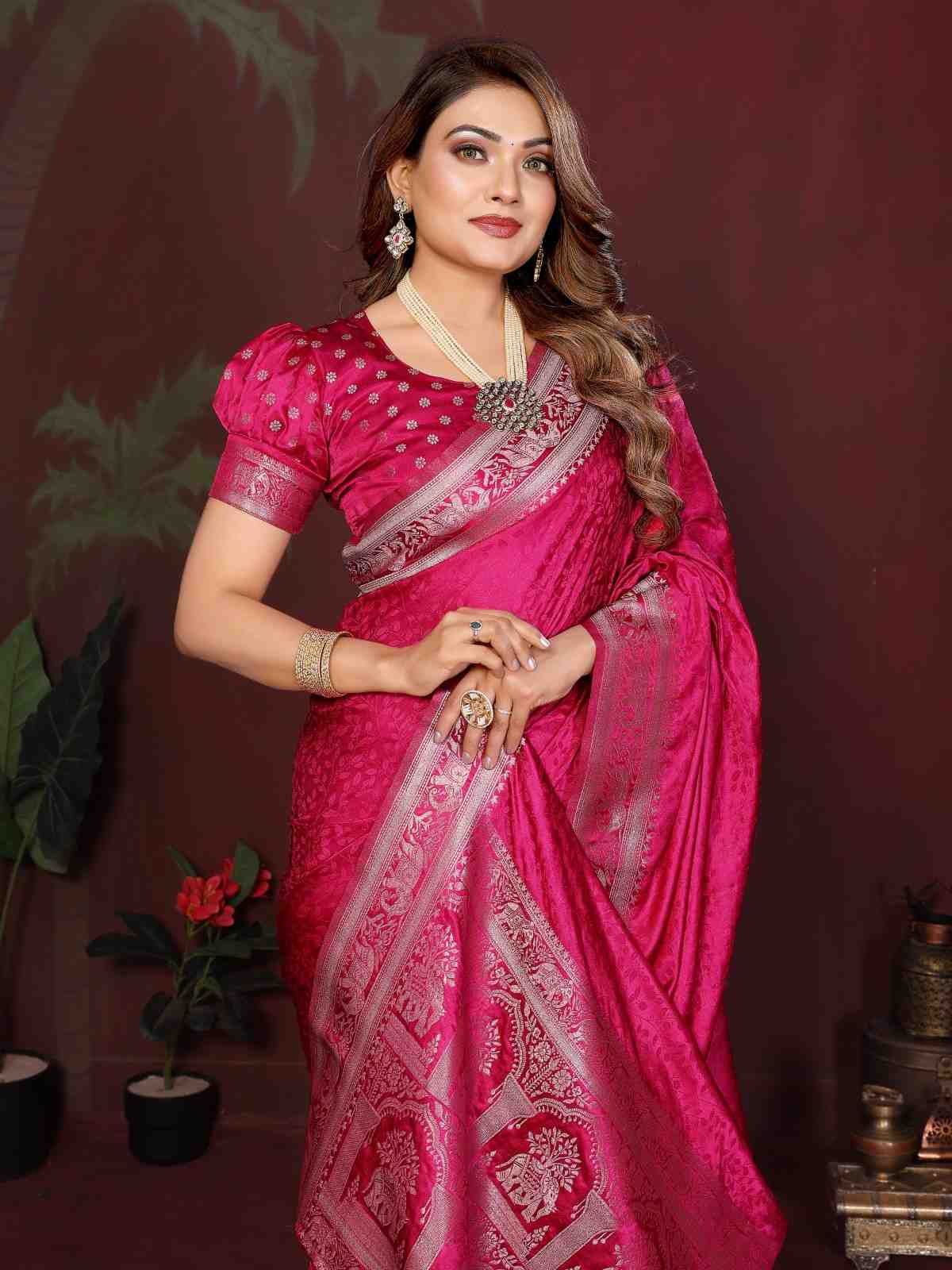 Catalog Designer Saree.