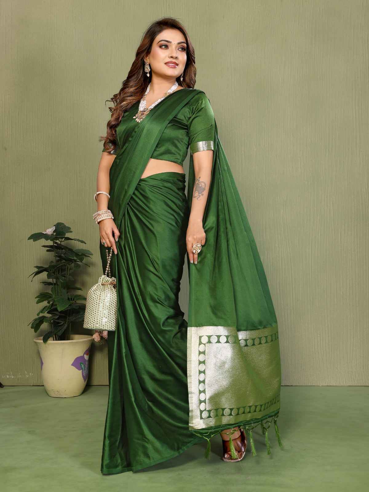 Catalog Designer Saree.