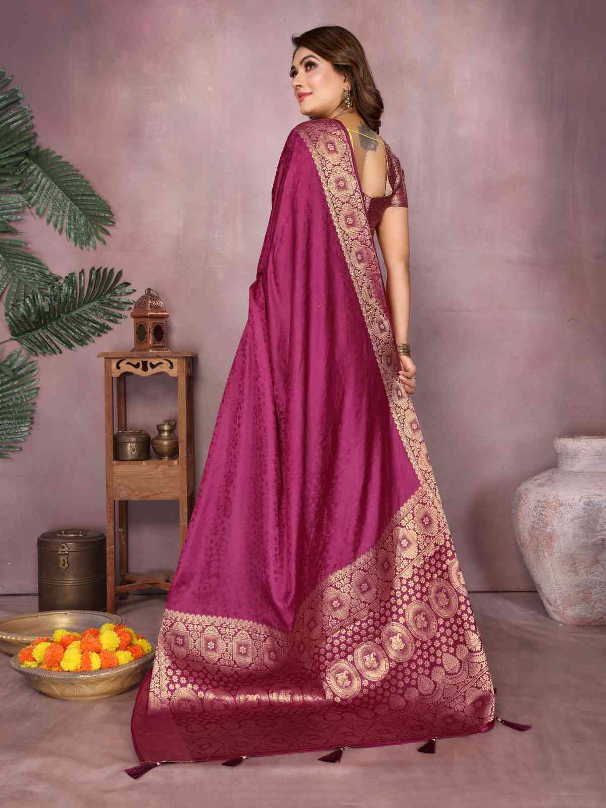 Catalog Designer Saree.