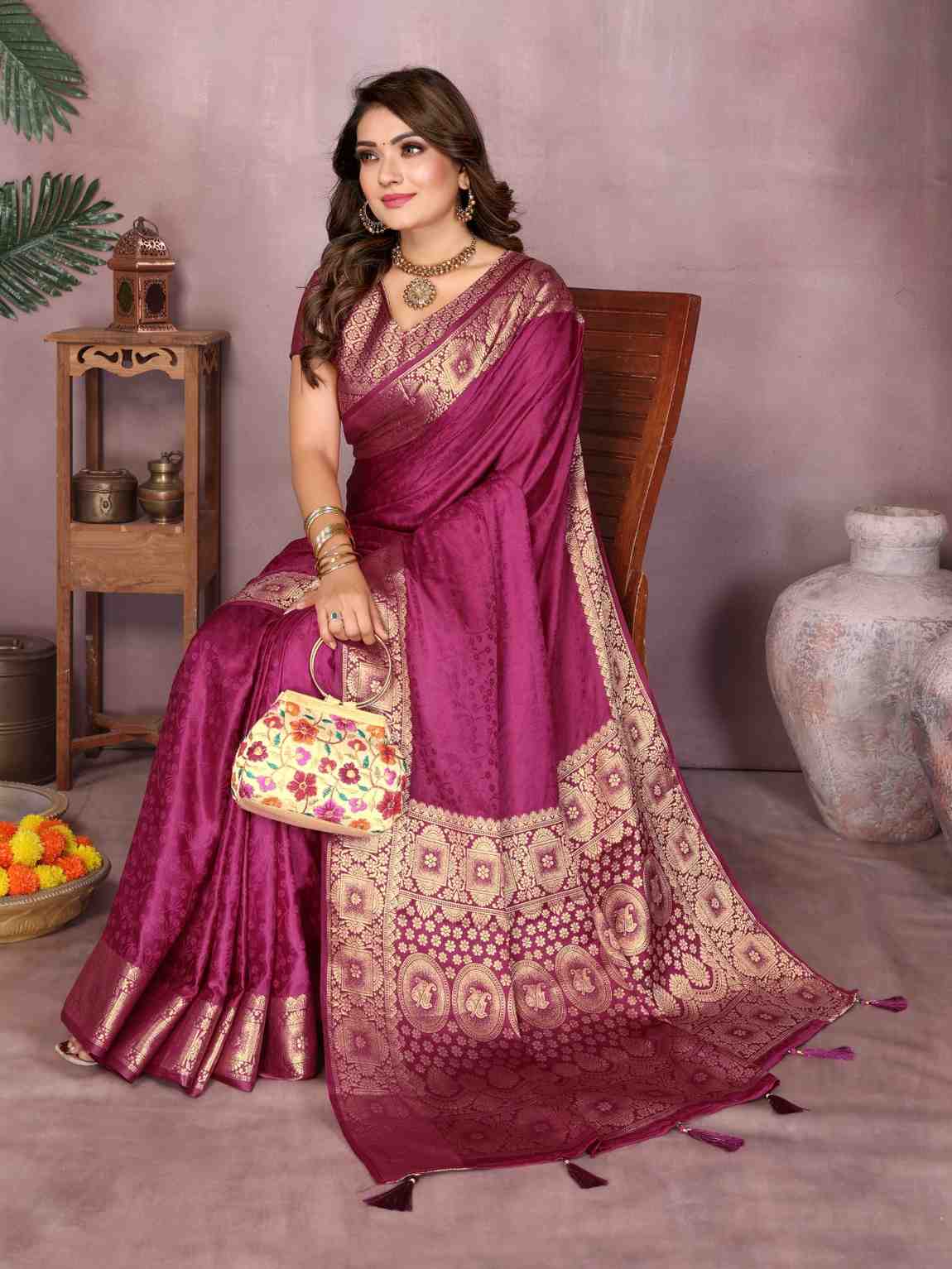Catalog Designer Saree.