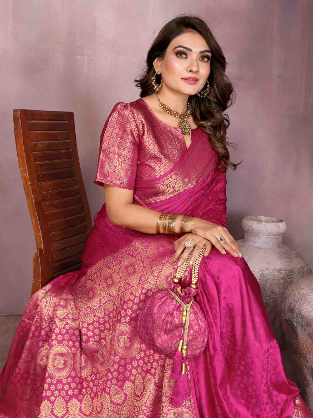 Catalog Designer Saree.