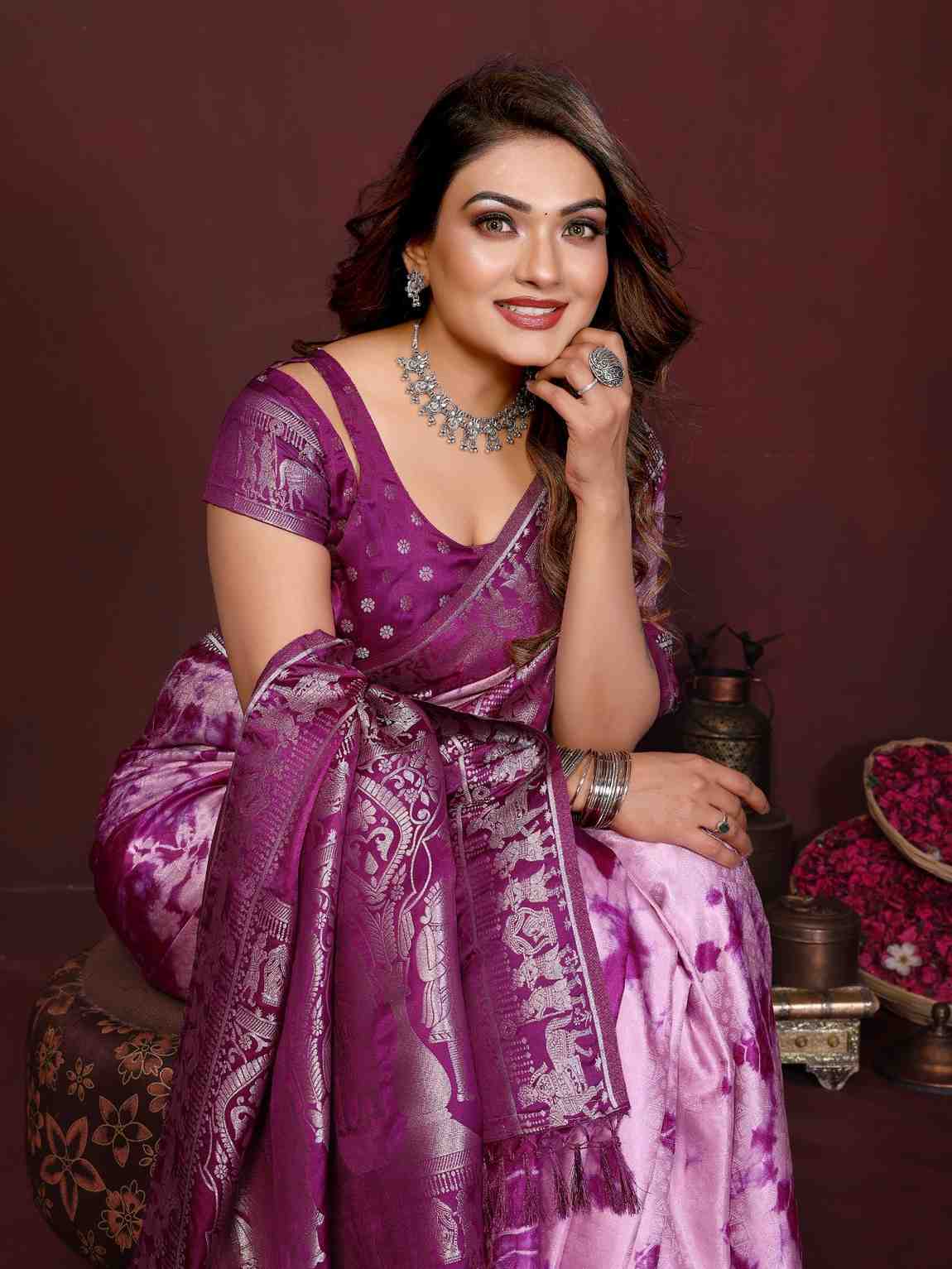 Catalog Designer Saree.