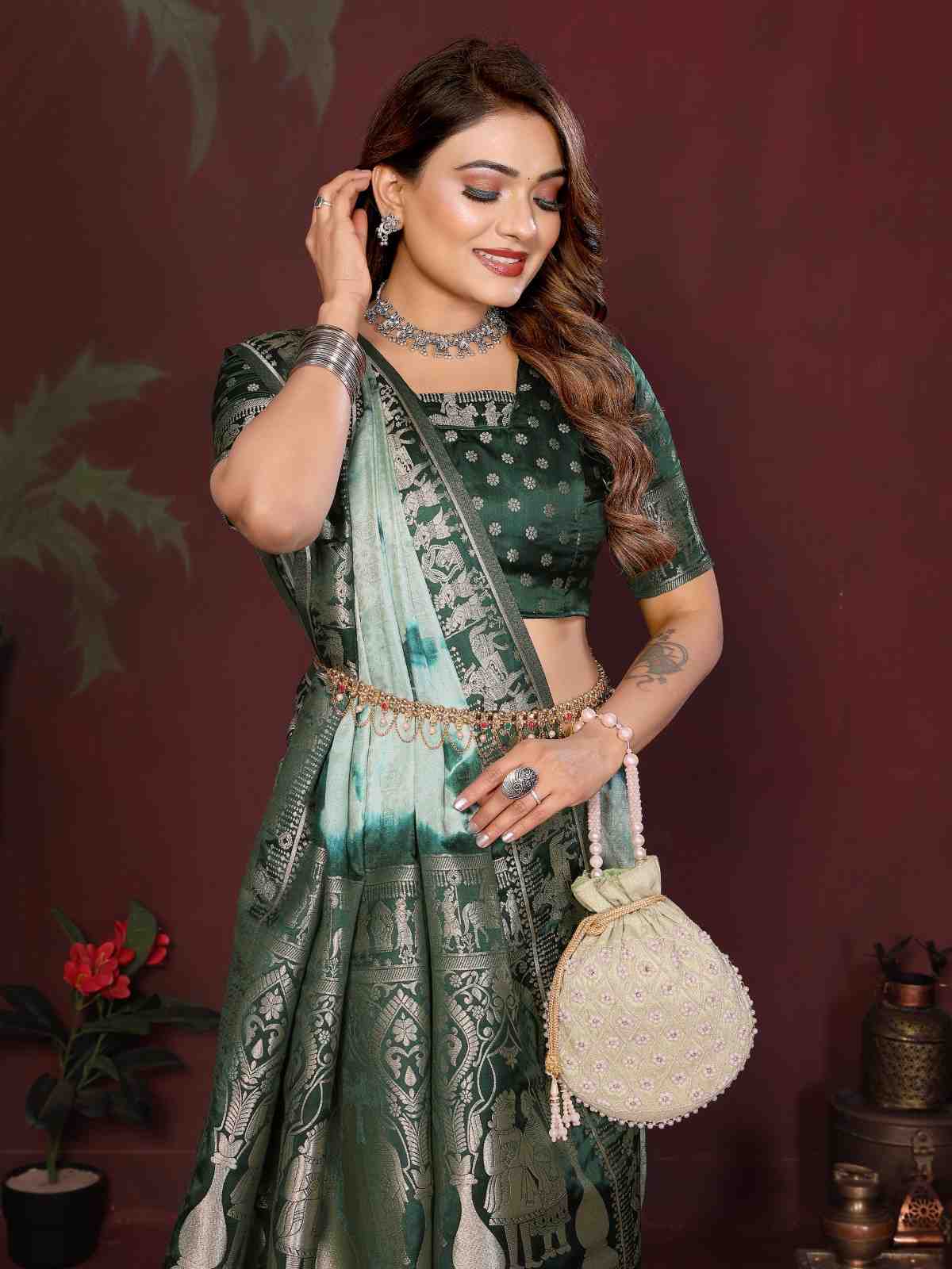 Catalog Designer Saree.