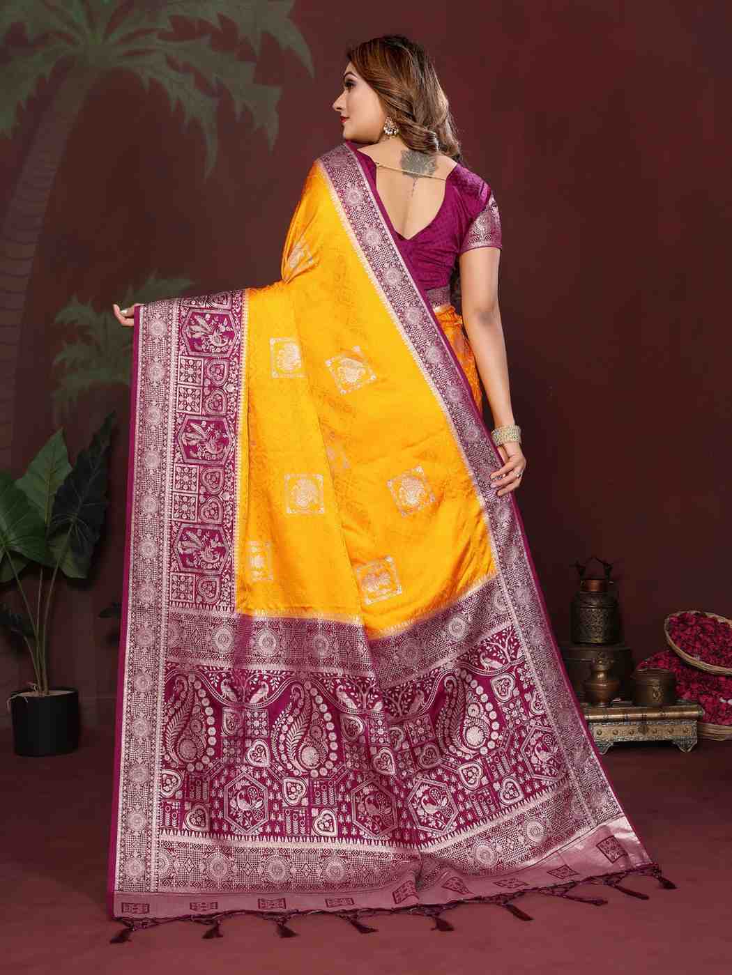 Catalog Designer Saree.