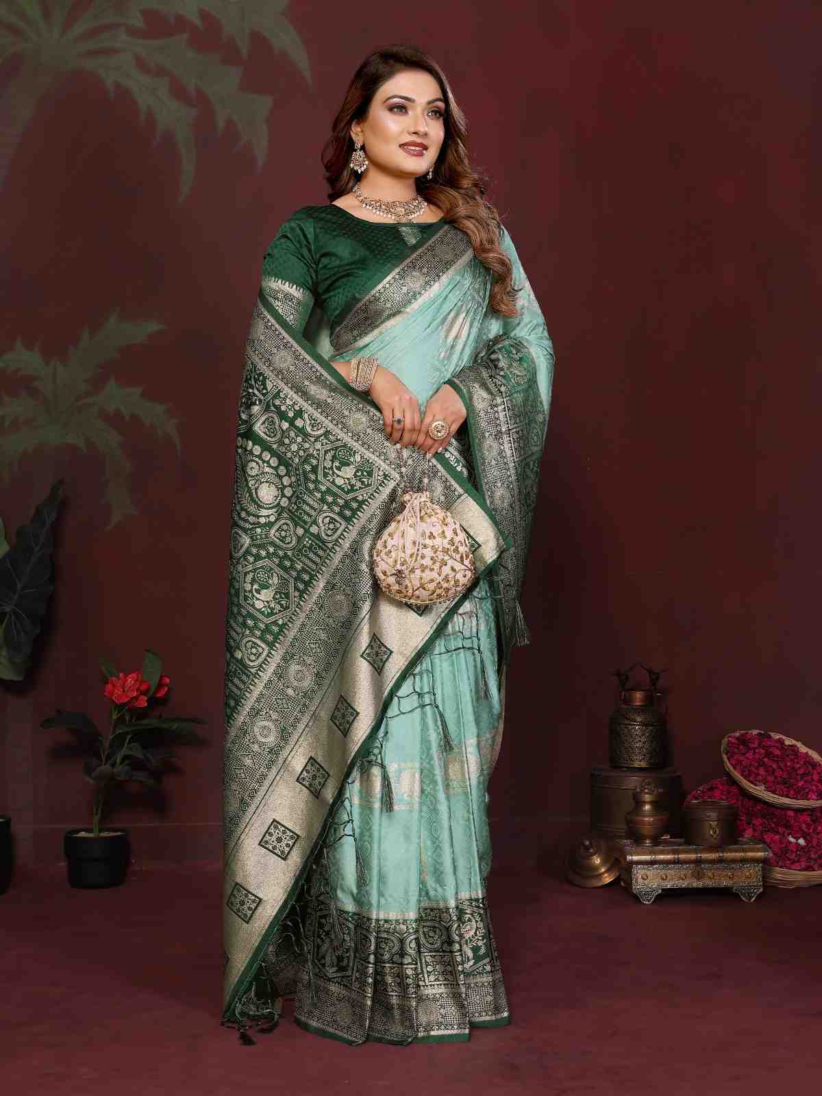 Catalog Designer Saree.