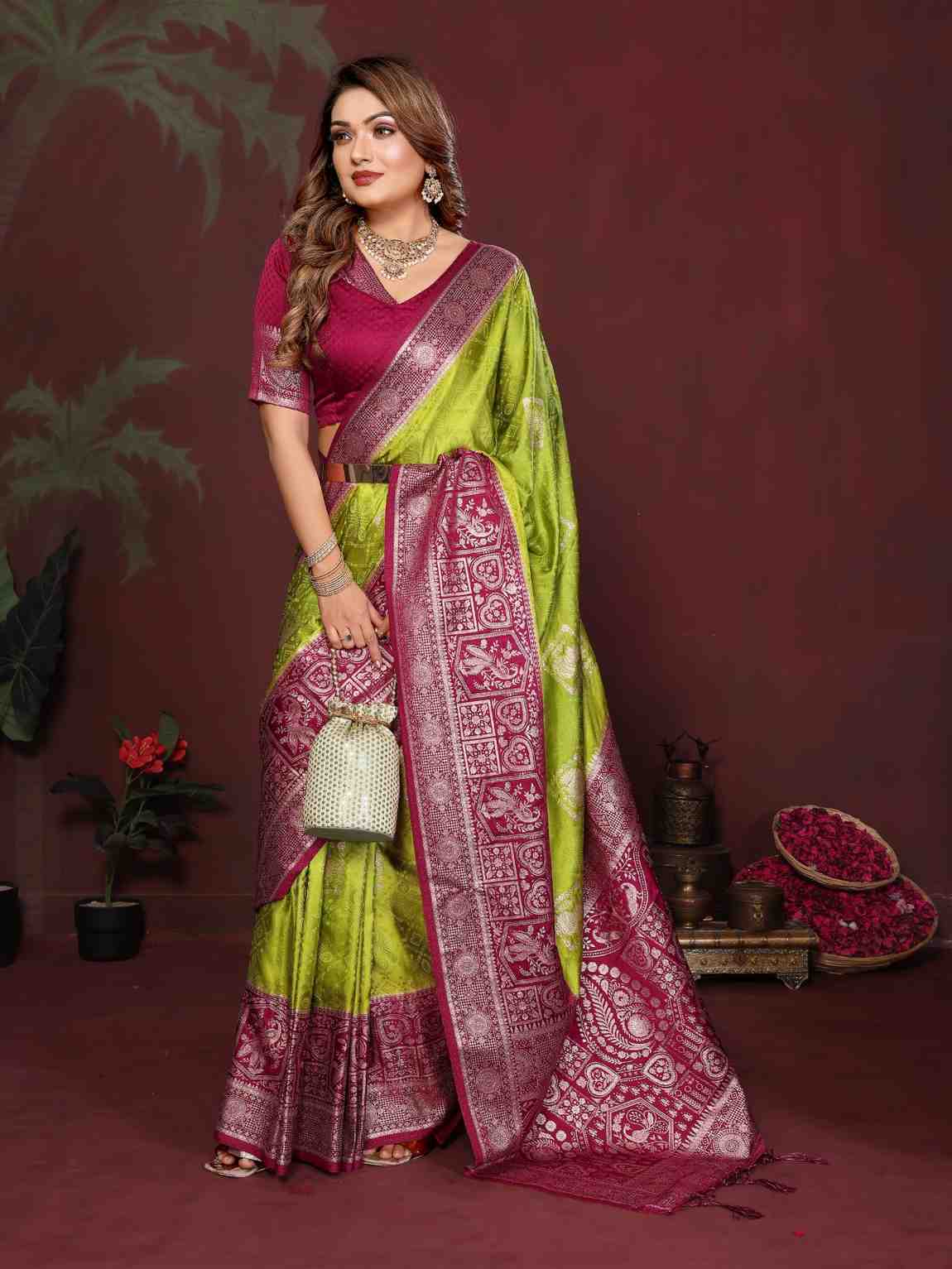 Catalog Designer Saree.