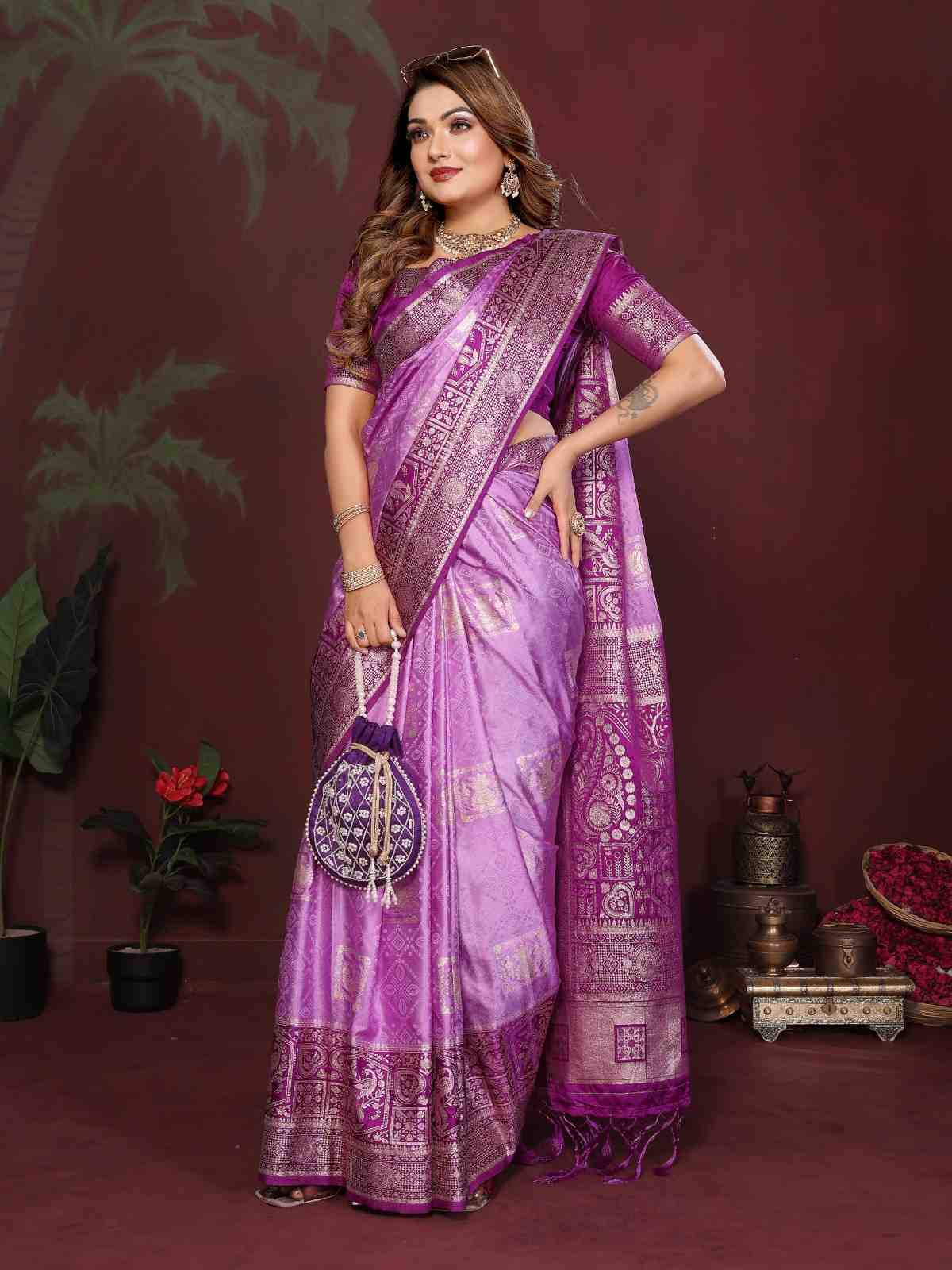 Catalog Designer Saree.