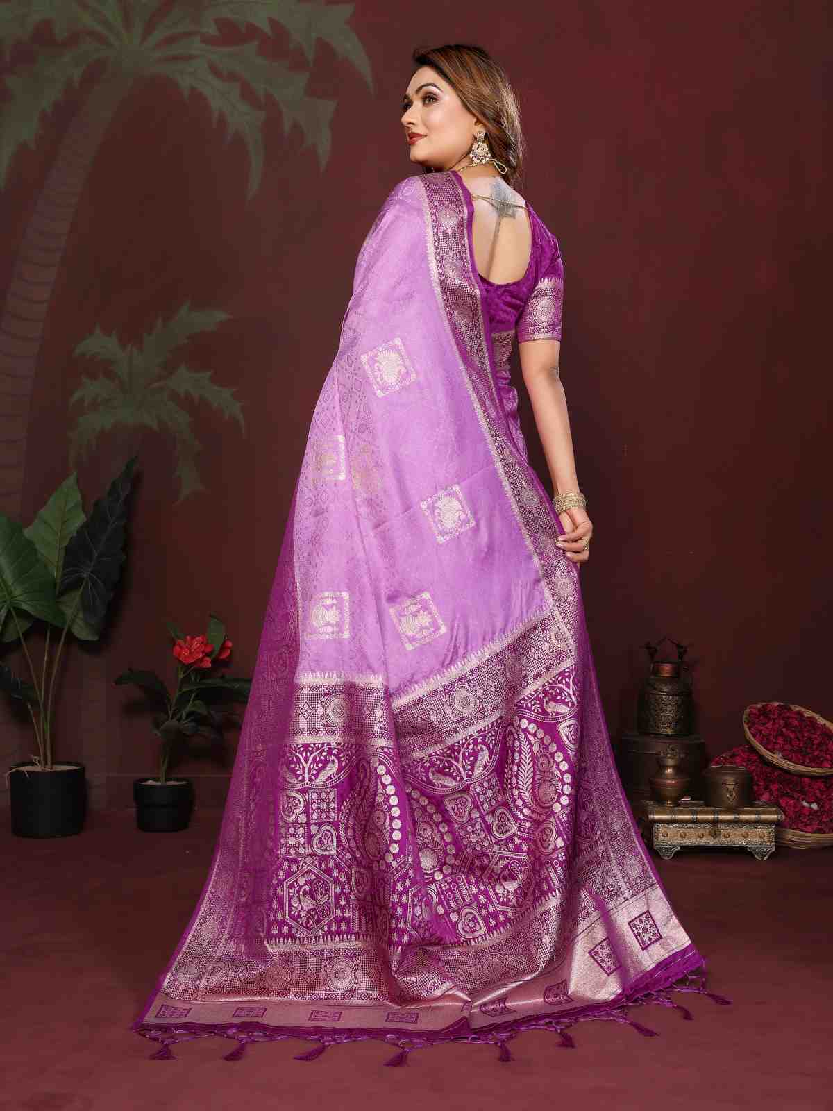 Catalog Designer Saree.