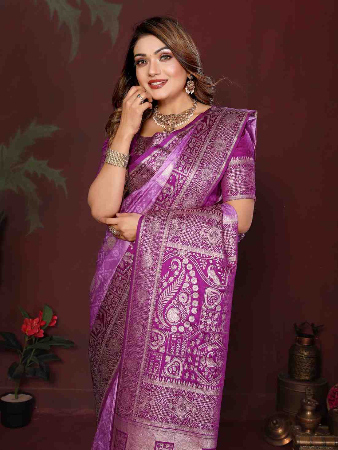 Catalog Designer Saree.