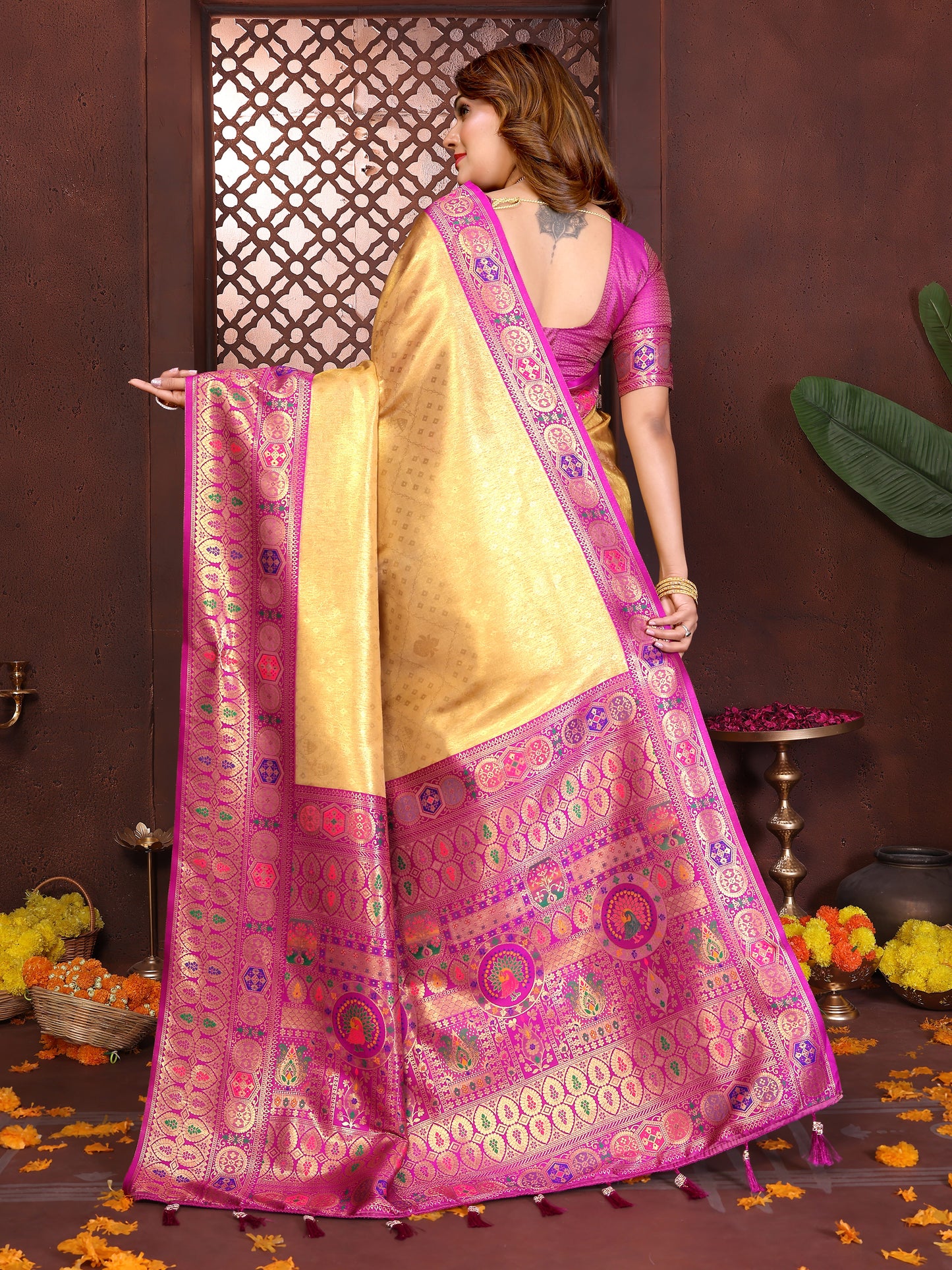 Catalog Designer Saree.