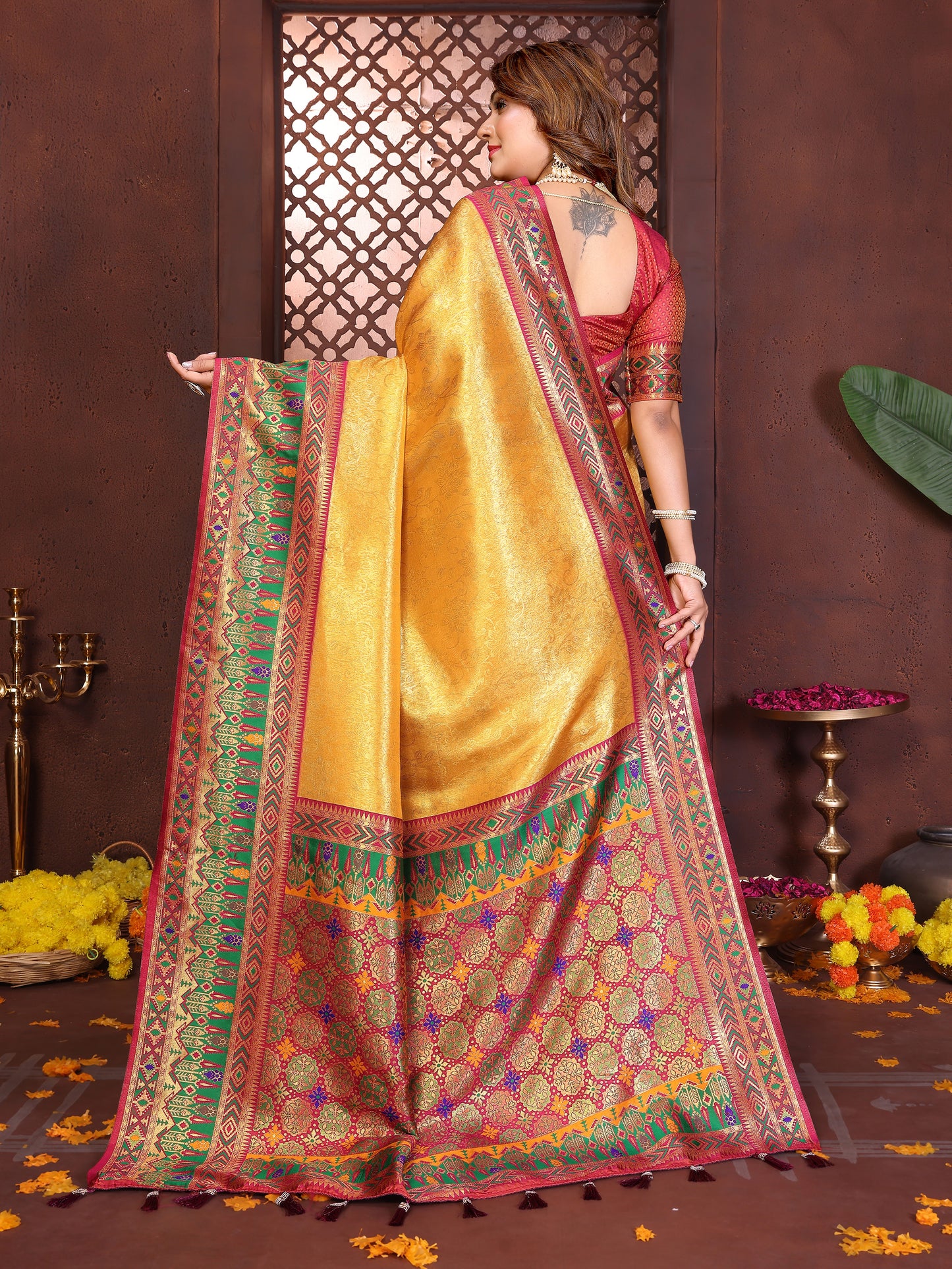 Catalog Designer Saree.
