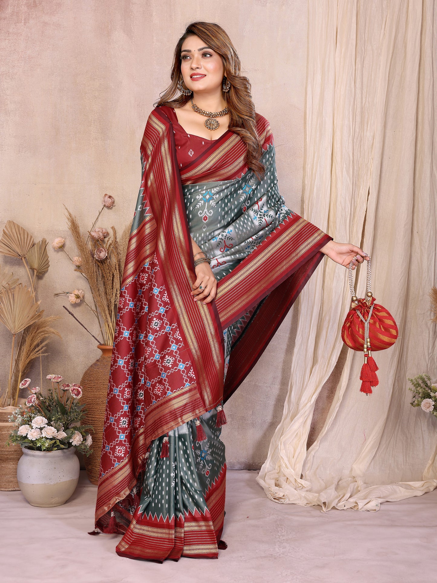 Catalog Designer Saree.