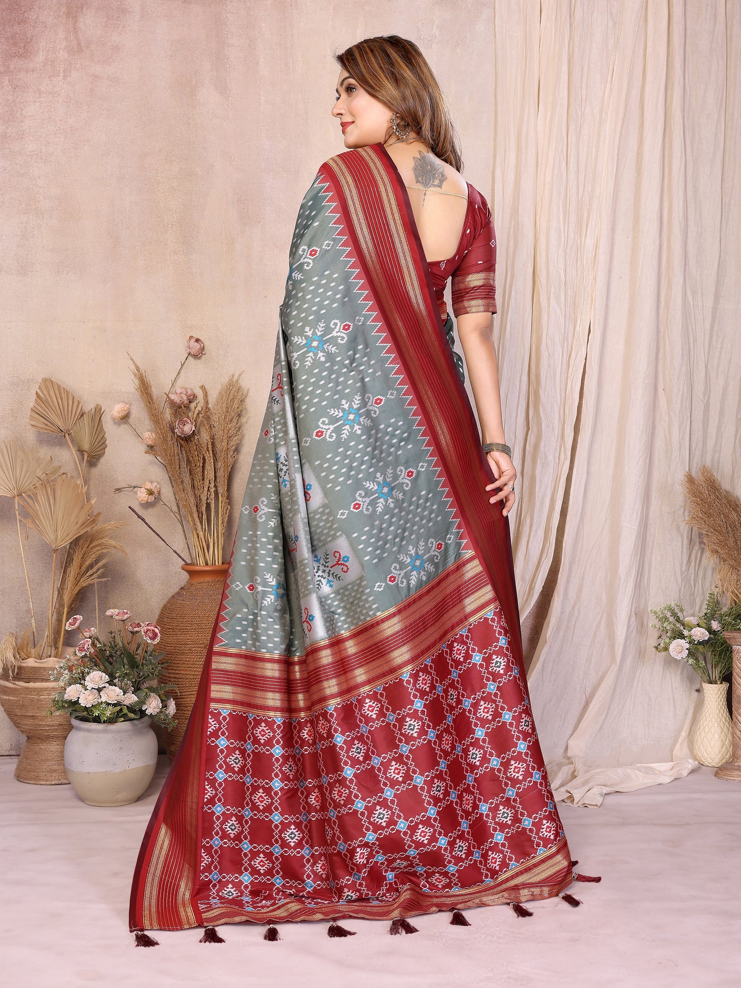 Catalog Designer Saree.