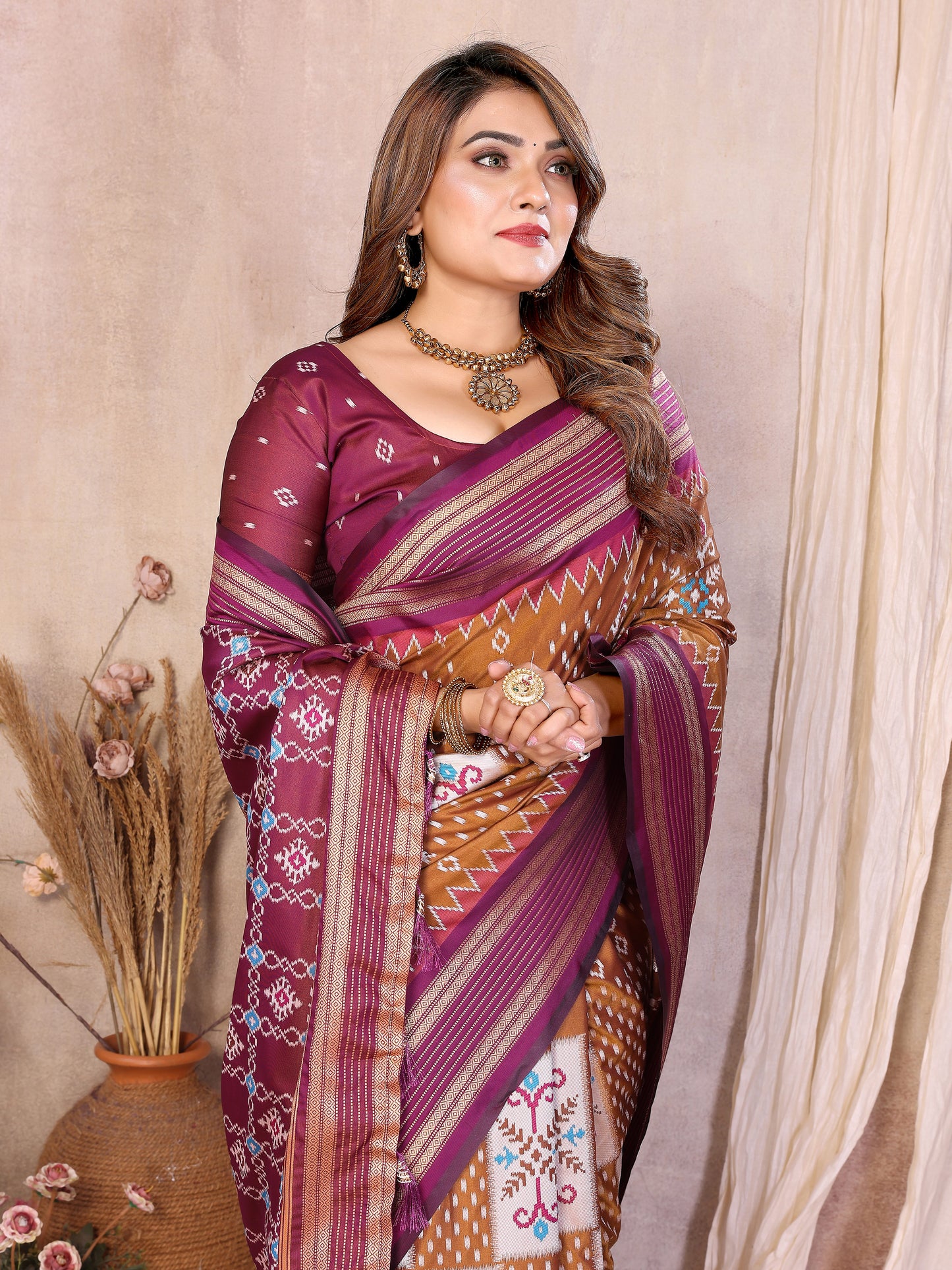 Catalog Designer Saree.
