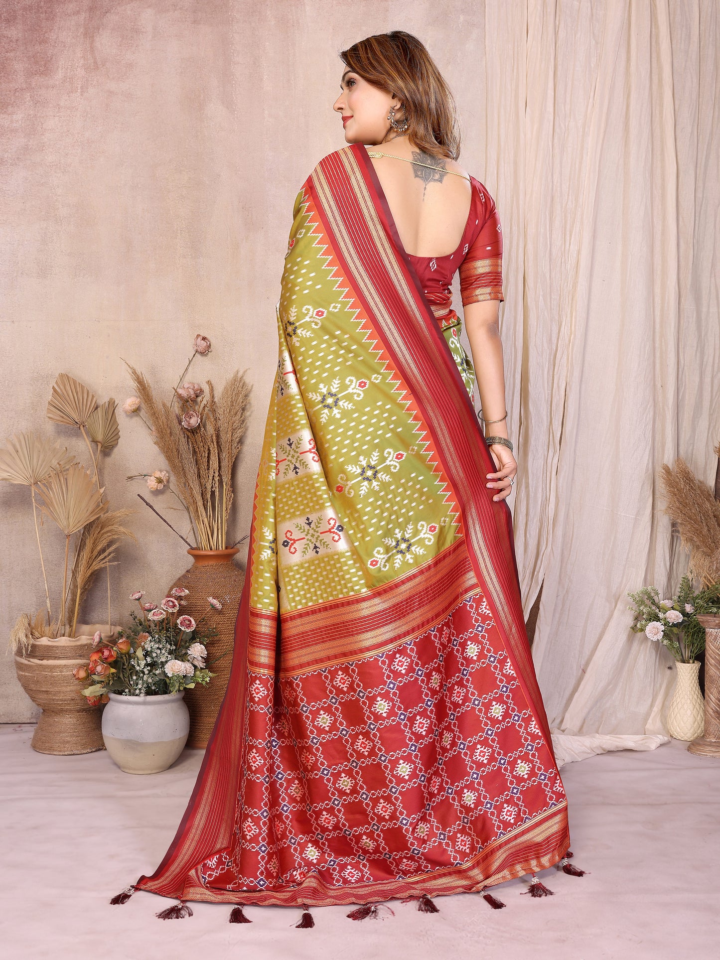 Catalog Designer Saree.