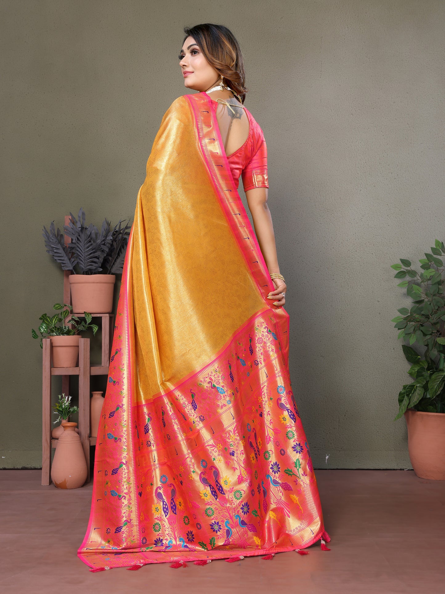 Catalog Designer Saree.
