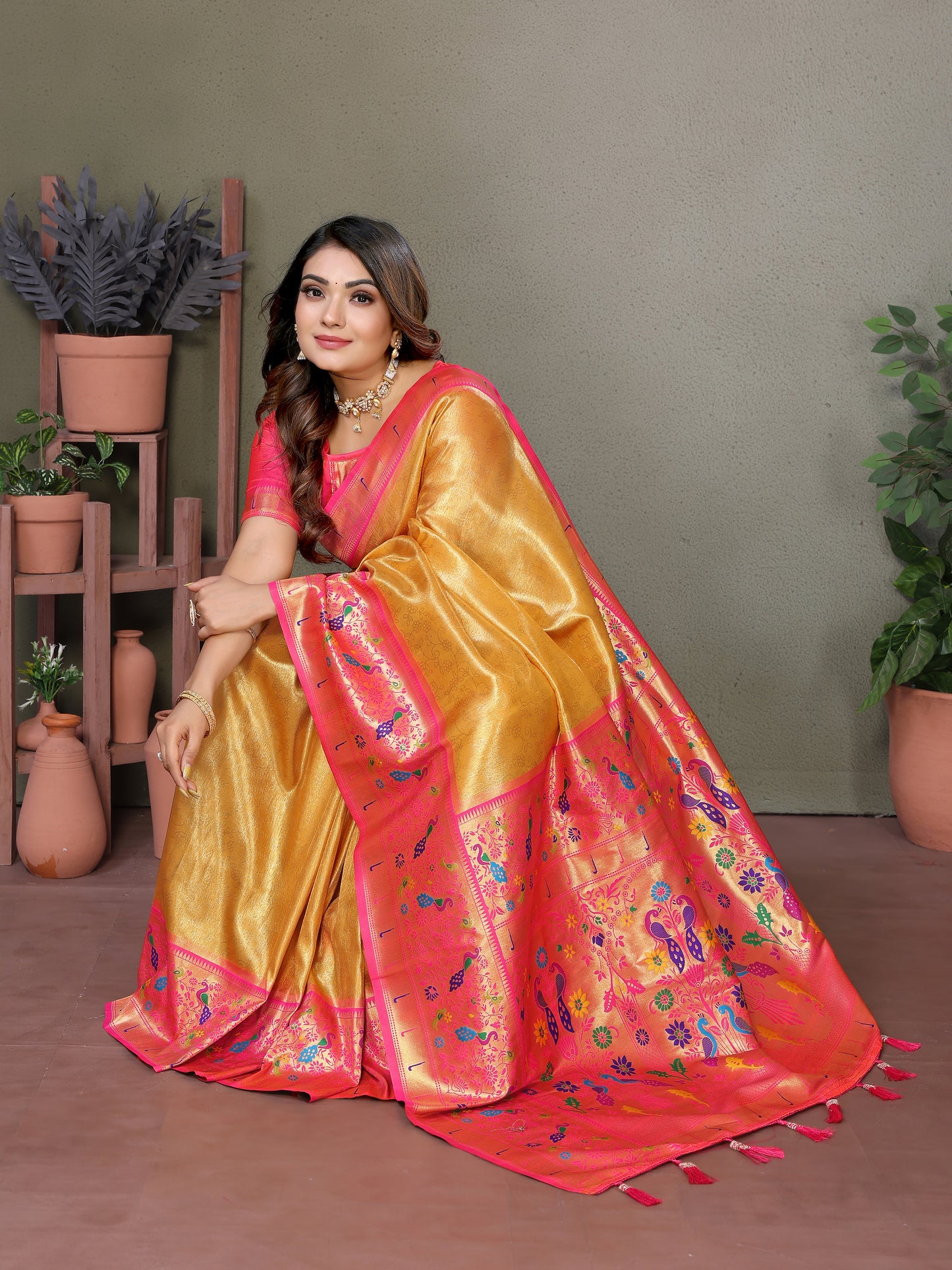 Catalog Designer Saree.