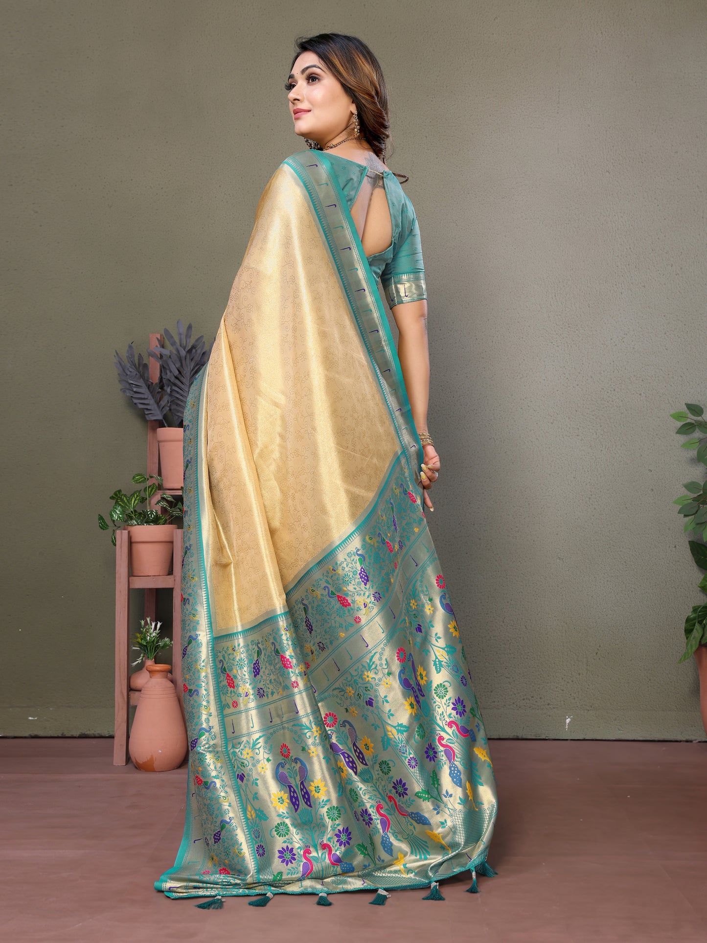 Catalog Designer Saree.
